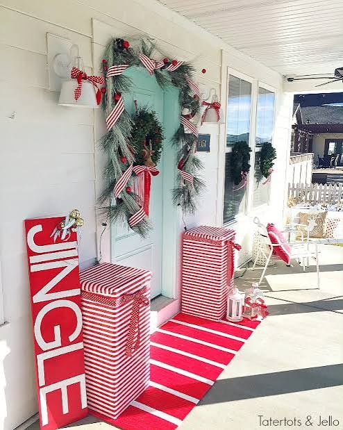 Whimsical Christmas Porch with Red and White Stripes Whimsical Christmas Porch with Red and White Stripes — Christmas Porch Decor
