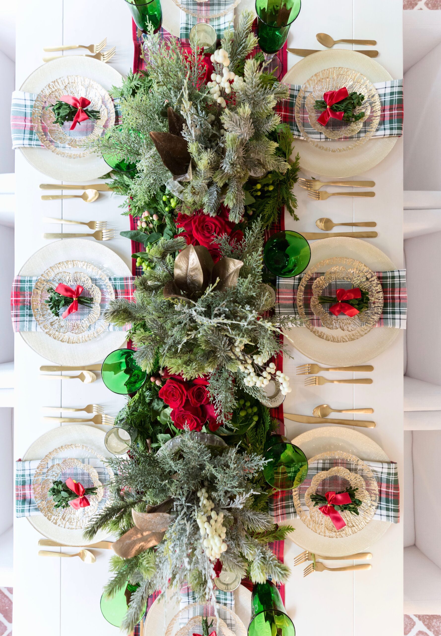 Elegant Christmas Dining with Greenery and Red Rose Runner Elegant Christmas Dining with Greenery and Red Rose Runner — Red and Green Christmas Decor