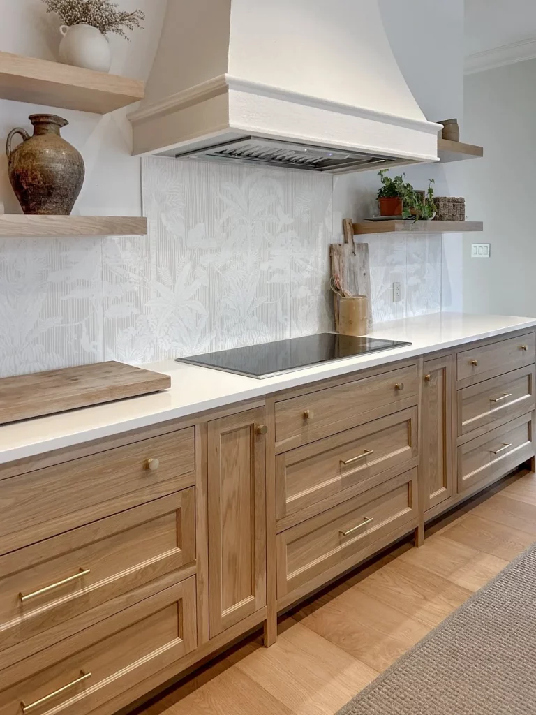 34 Minimalist White Oak Kitchen Ideas for a Warm and Modern Home