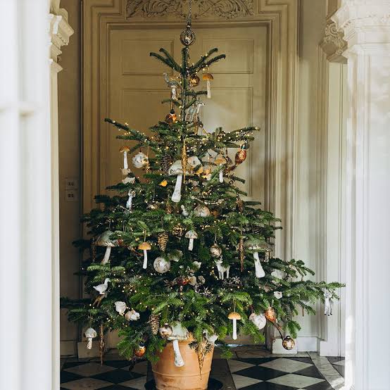 Whimsical Christmas Tree with Woodland Creature Ornaments — Christmas Tree Decorating