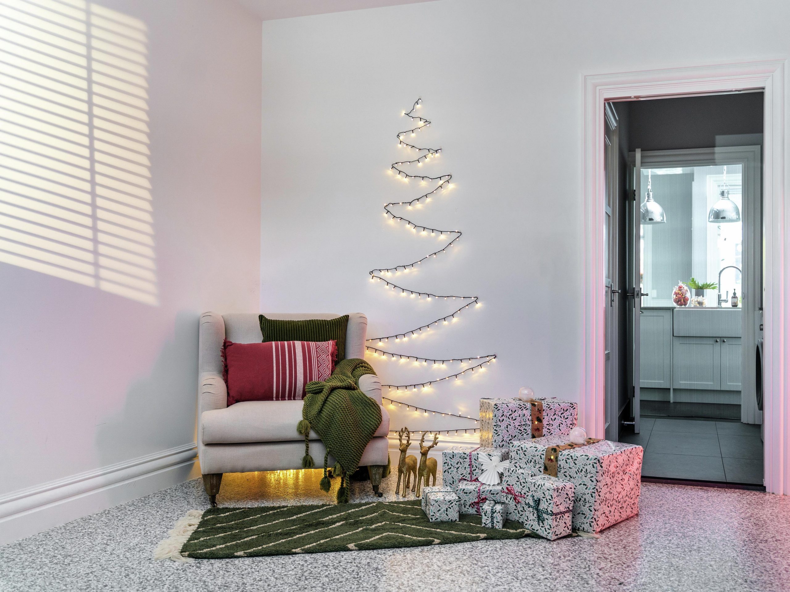Living Room with Wall-Mounted Fairy Light Christmas Tree Living Room with Wall-Mounted Fairy Light Christmas Tree — Christmas Fairy Lights Wall