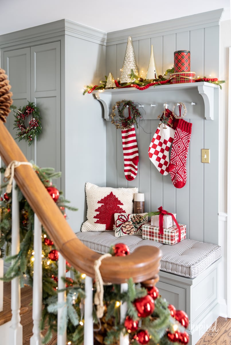 Farmhouse Entryway Shelf Decor with Festive Stockings and Garland Farmhouse Entryway Shelf Decor with Festive Stockings and Garland — Christmas Entryway Decor