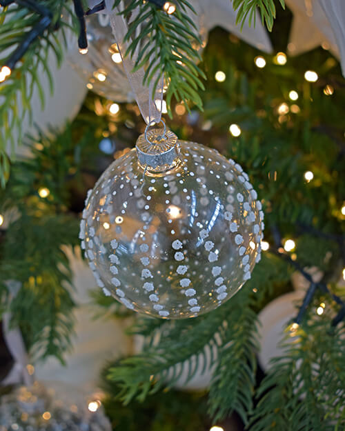 White Christmas Tree Decor with Clear Glass Ornaments