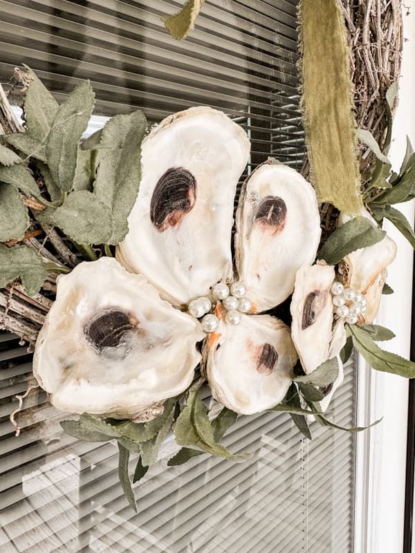 Wreath Detail Visual Idea Wreath Detail Visual Idea — Coastal Christmas Decor