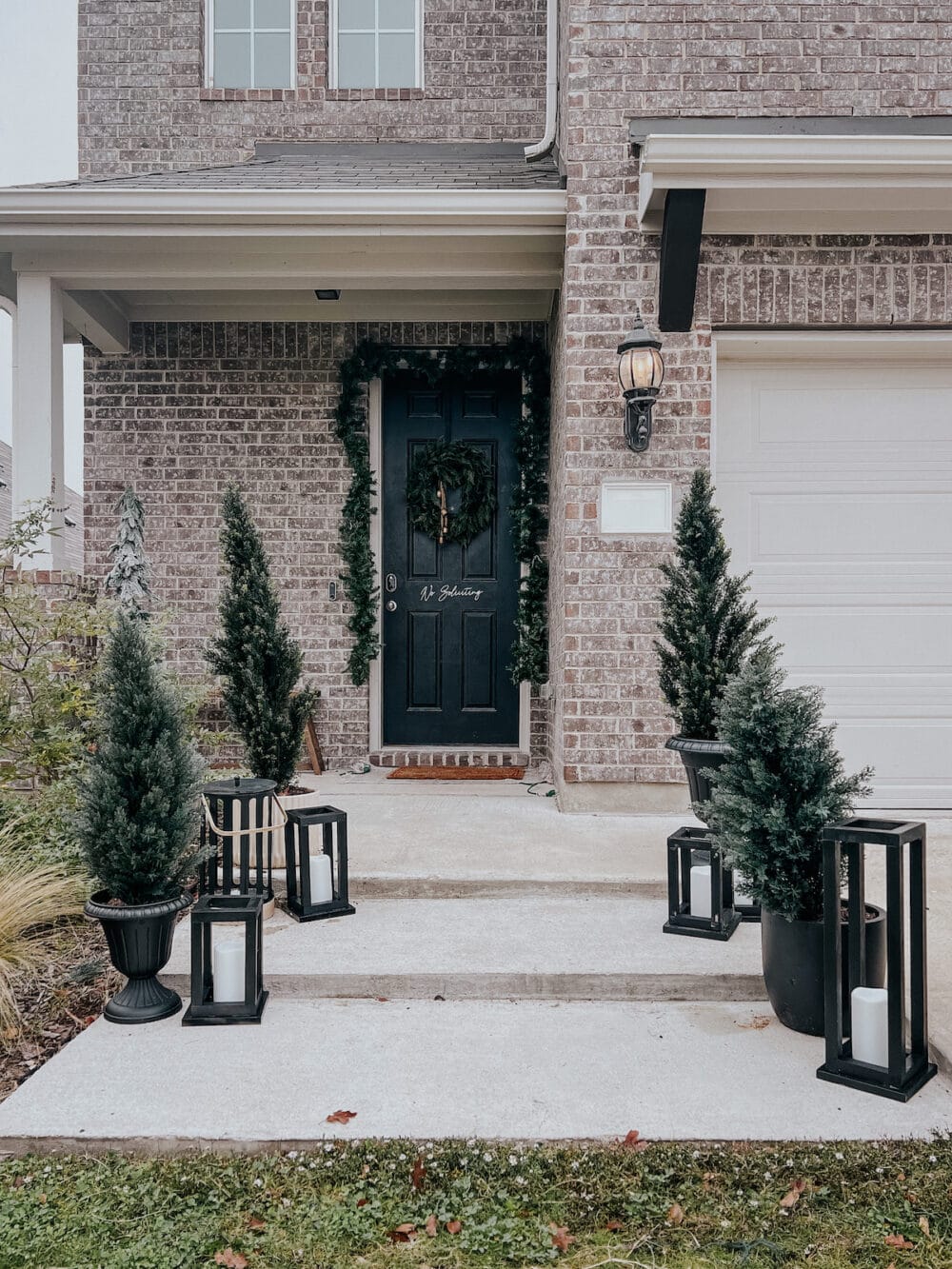 Modern Visual Idea Modern Visual Idea — Christmas Front Door Decor
