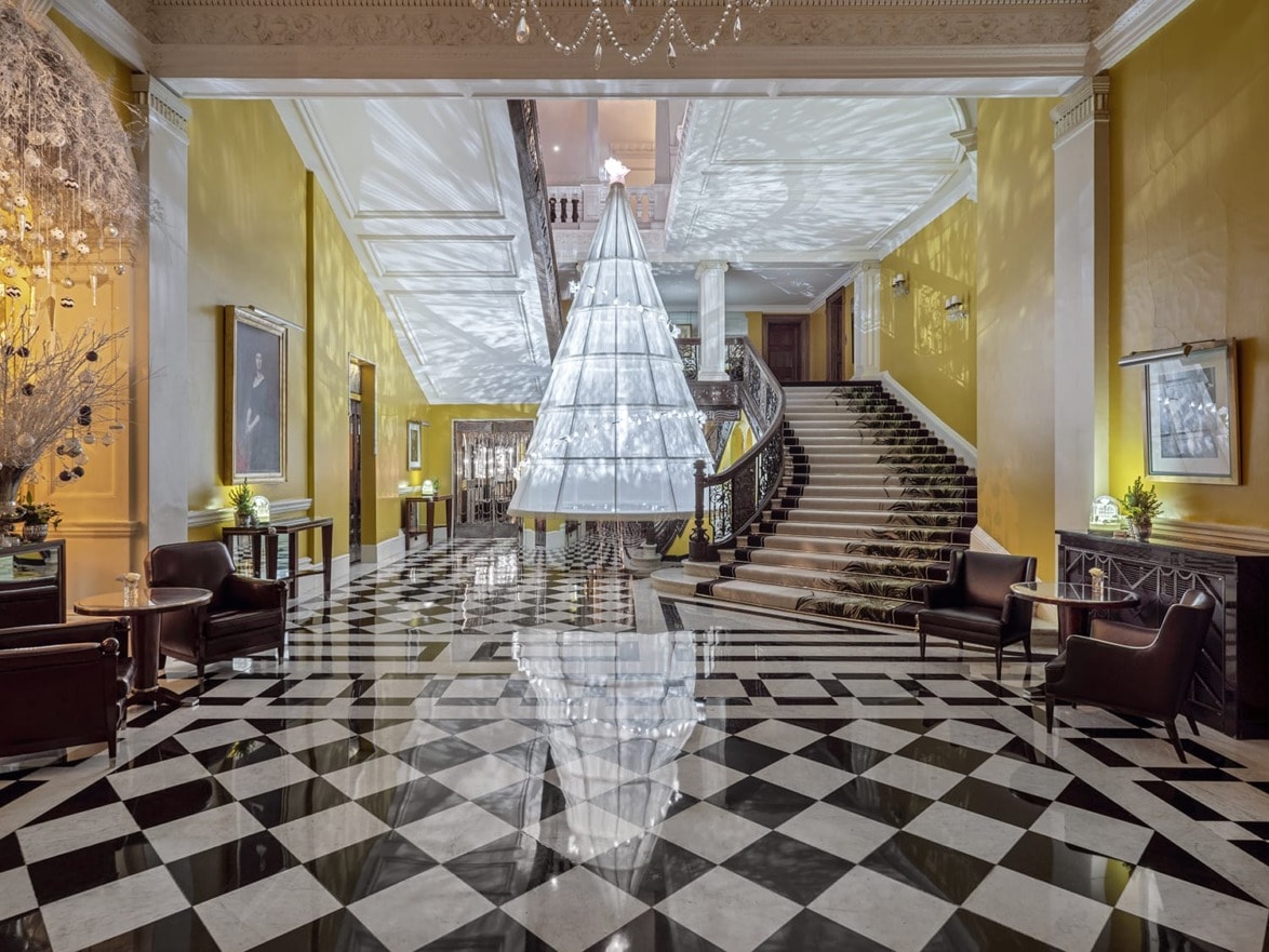 Geometric Christmas Tree in a Black and White Foyer — Elegant Christmas Tree