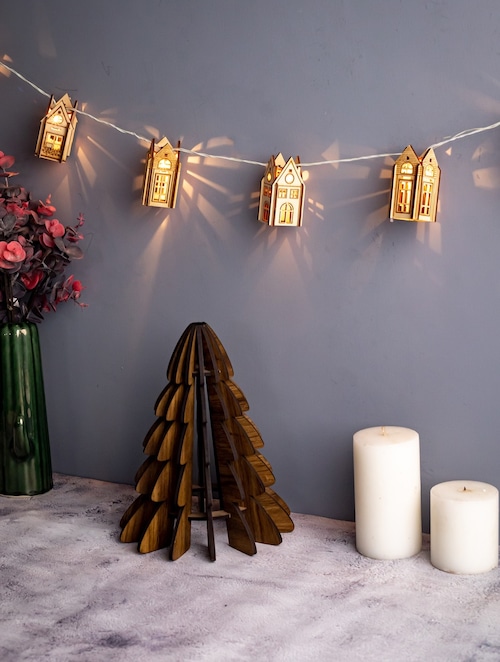 Scandi Wall Vignette with Wooden House Fairy Lights Scandi Wall Vignette with Wooden House Fairy Lights — Christmas Fairy Lights Wall