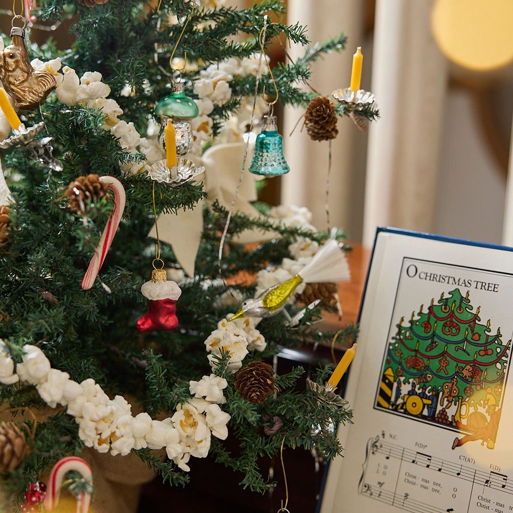 Vintage Christmas Tree with Popcorn Garland and Sheet Music — Small Christmas Tree Decor