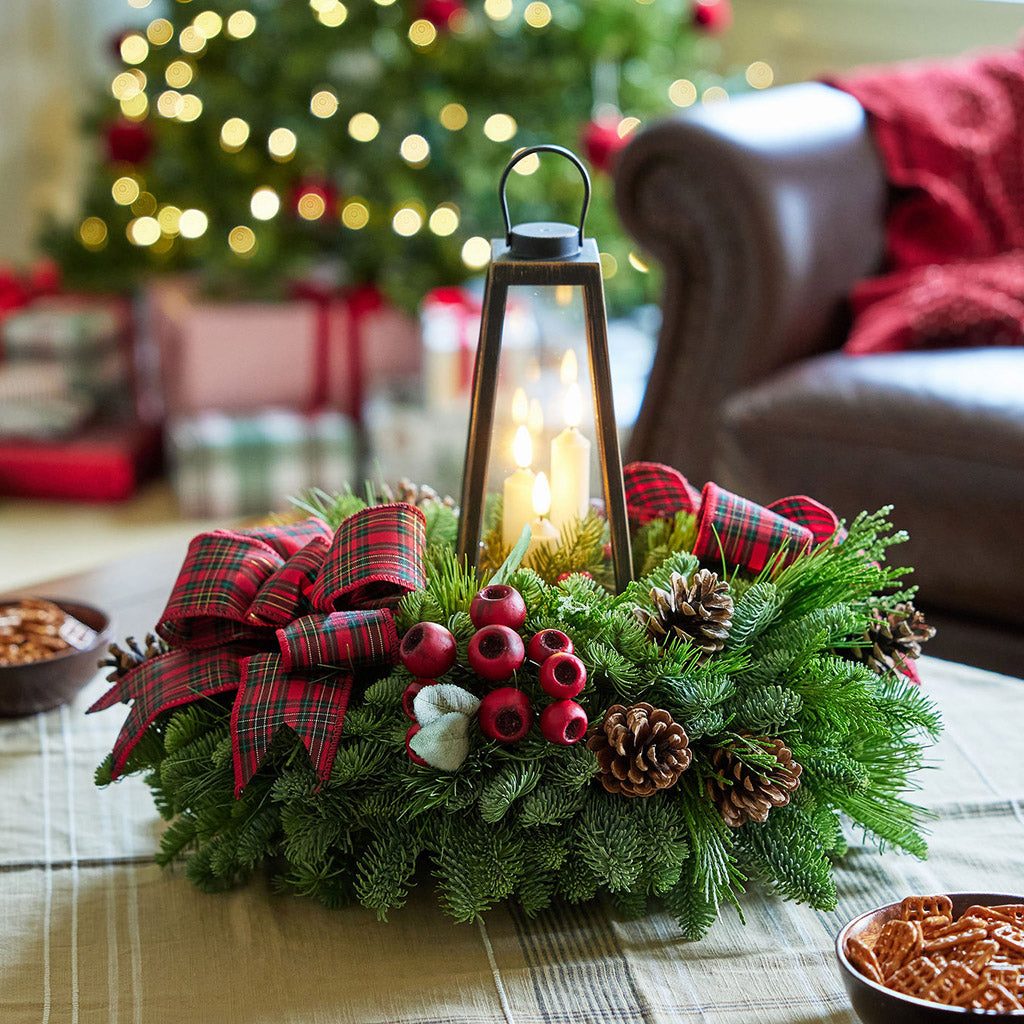 Rustic Wreath with Lantern and Plaid Accents — Christmas Centerpiece
