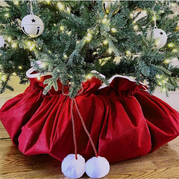 Plush Burgundy Velvet Tree Skirt with White Faux Fur Trim — Burgundy Christmas Decor