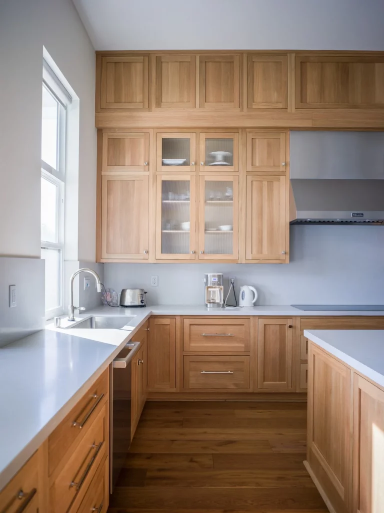 34 Minimalist White Oak Kitchen Ideas for a Warm and Modern Home