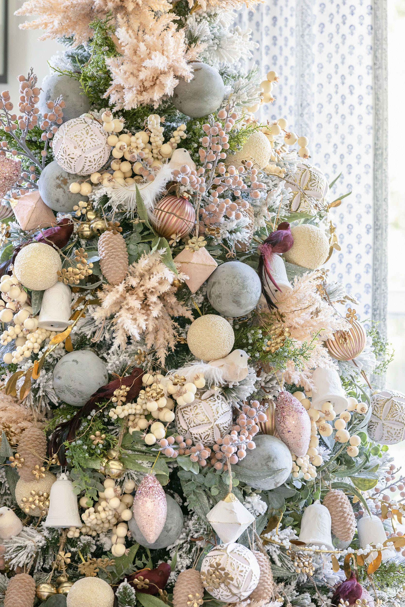 Boho Christmas Tree with Neutral and Blush Textured Ornaments — Christmas Tree Color Schemes