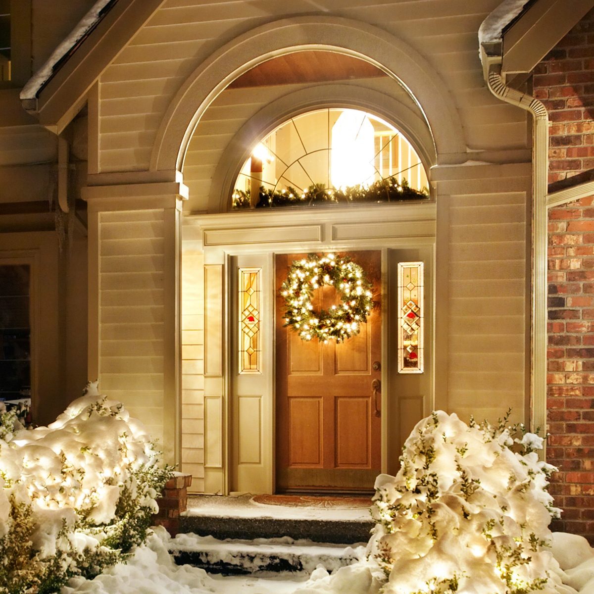 Centered Door Symmetrical Porch Visual Idea Centered Door Symmetrical Porch Visual Idea — Christmas Front Door Decor