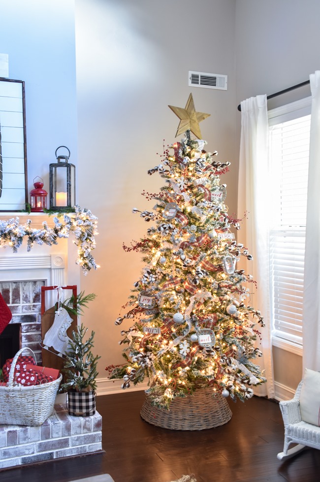 Burlap Ribbon and Red Berry Farmhouse Tree Burlap Ribbon and Red Berry Farmhouse Tree — Farmhouse Christmas Tree