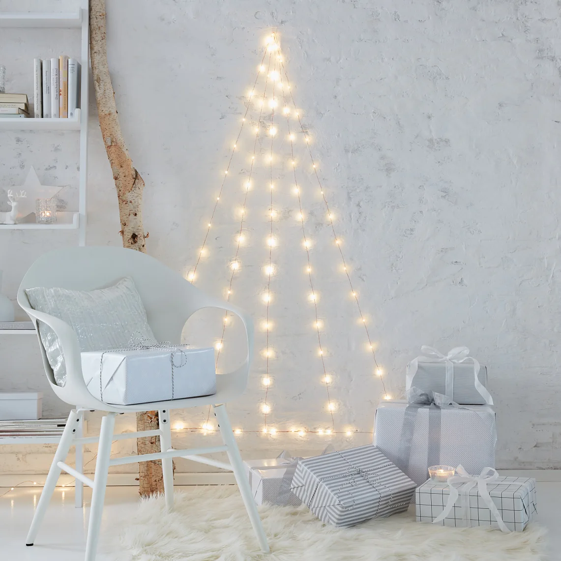 Lights Arranged In A Tree Shape On Wall Modern Living Room with Wall-Mounted Fairy Light Tree Lights Arranged In A Tree Shape On Wall Modern Living Room with Wall-Mounted Fairy Light Tree — Christmas Fairy Lights Wall