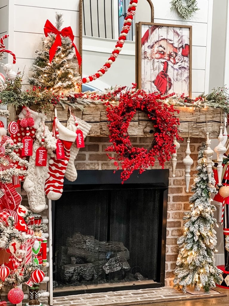 Rustic Wood Mantel with Red Berry Garland Rustic Wood Mantel with Red Berry Garland — Christmas Mantel Decor