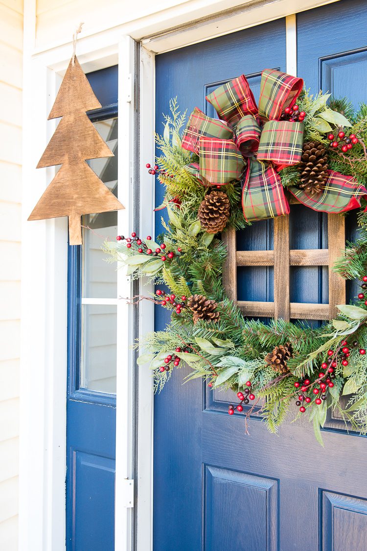 Traditional Wreath with Large Plaid Bow and Wood Tree Accent — DIY Christmas Wreath