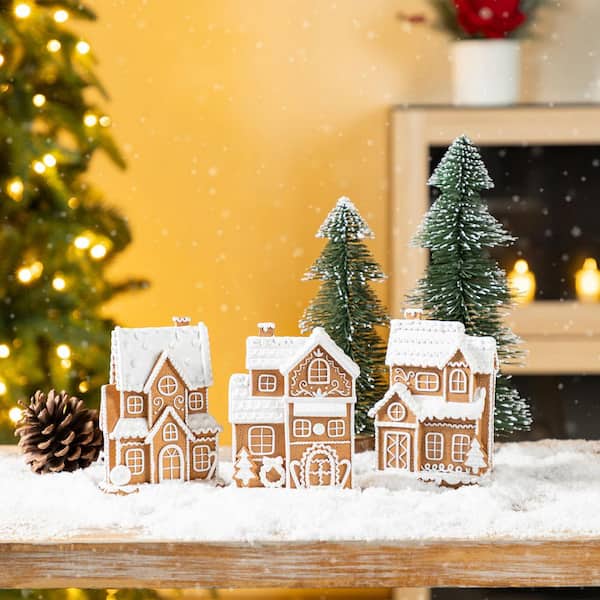 Charming Snow-Covered Gingerbread Houses for Tabletop Display — Gingerbread Christmas Decor