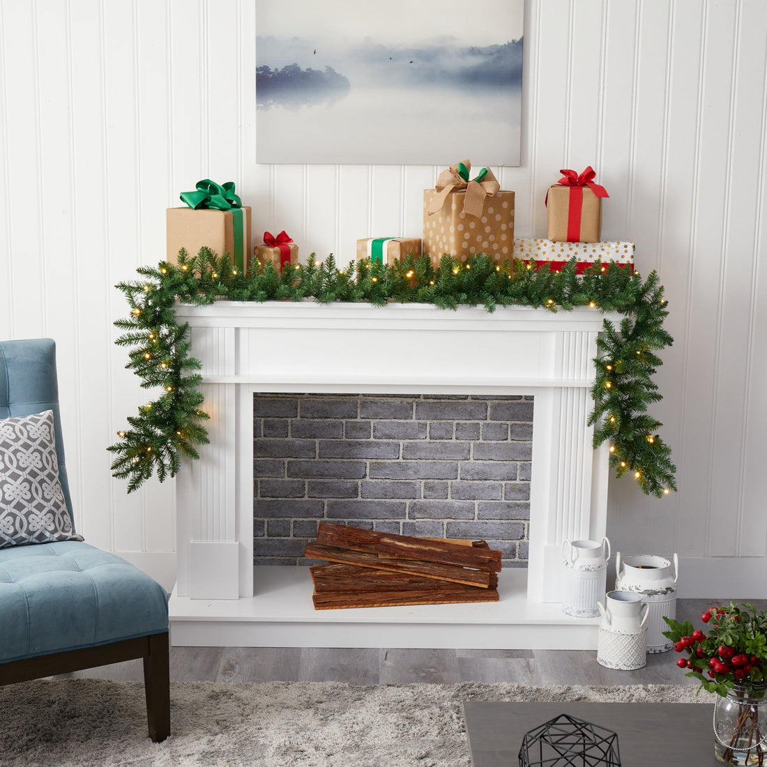 Roomy Visual Idea — Christmas Lights in Garland Indoor