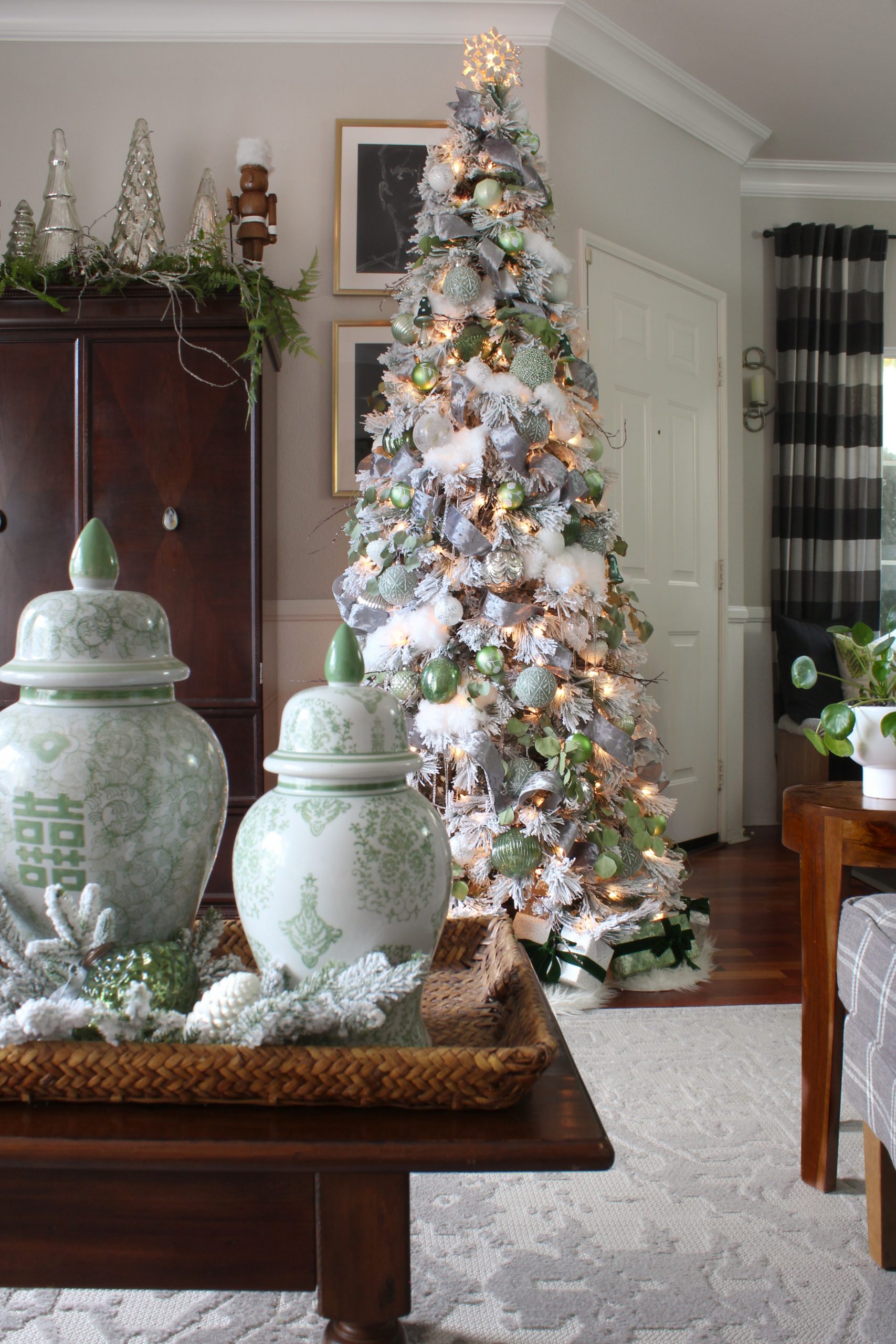 Traditional Living Room with Sage Green Ceramic Urns Traditional Living Room with Sage Green Ceramic Urns — Sage Green Christmas Decor