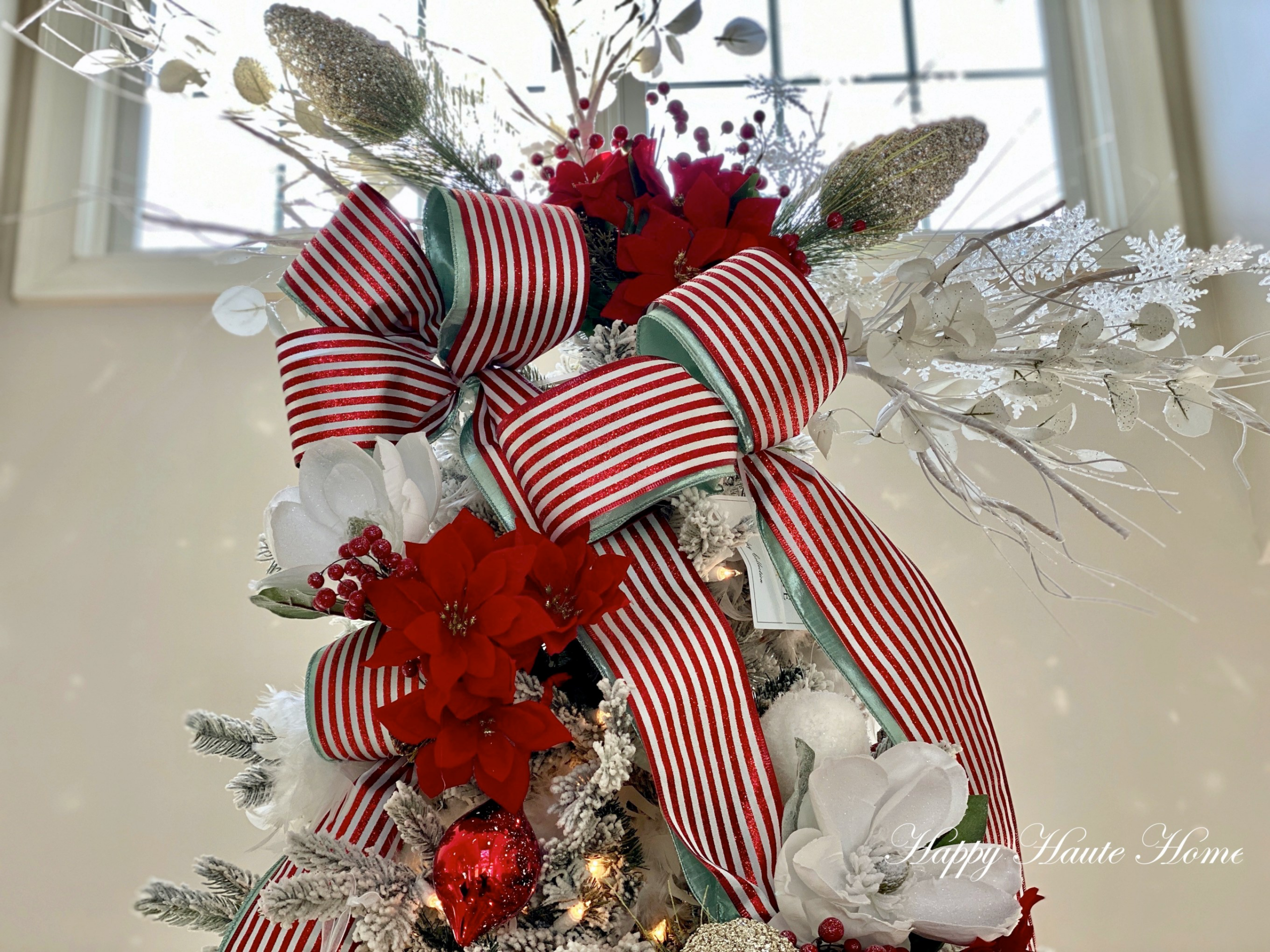 Oversized Red and White Bow Topper for a Festive Look — Christmas Tree Topper