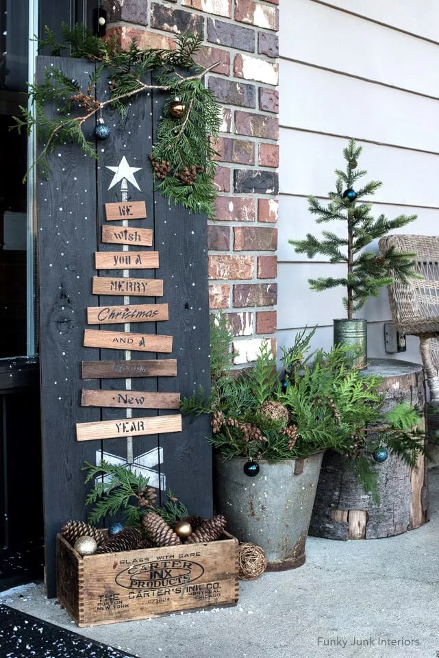Corner View Of Front Door Area Visual Idea Corner View Of Front Door Area Visual Idea — Christmas Front Door Decor