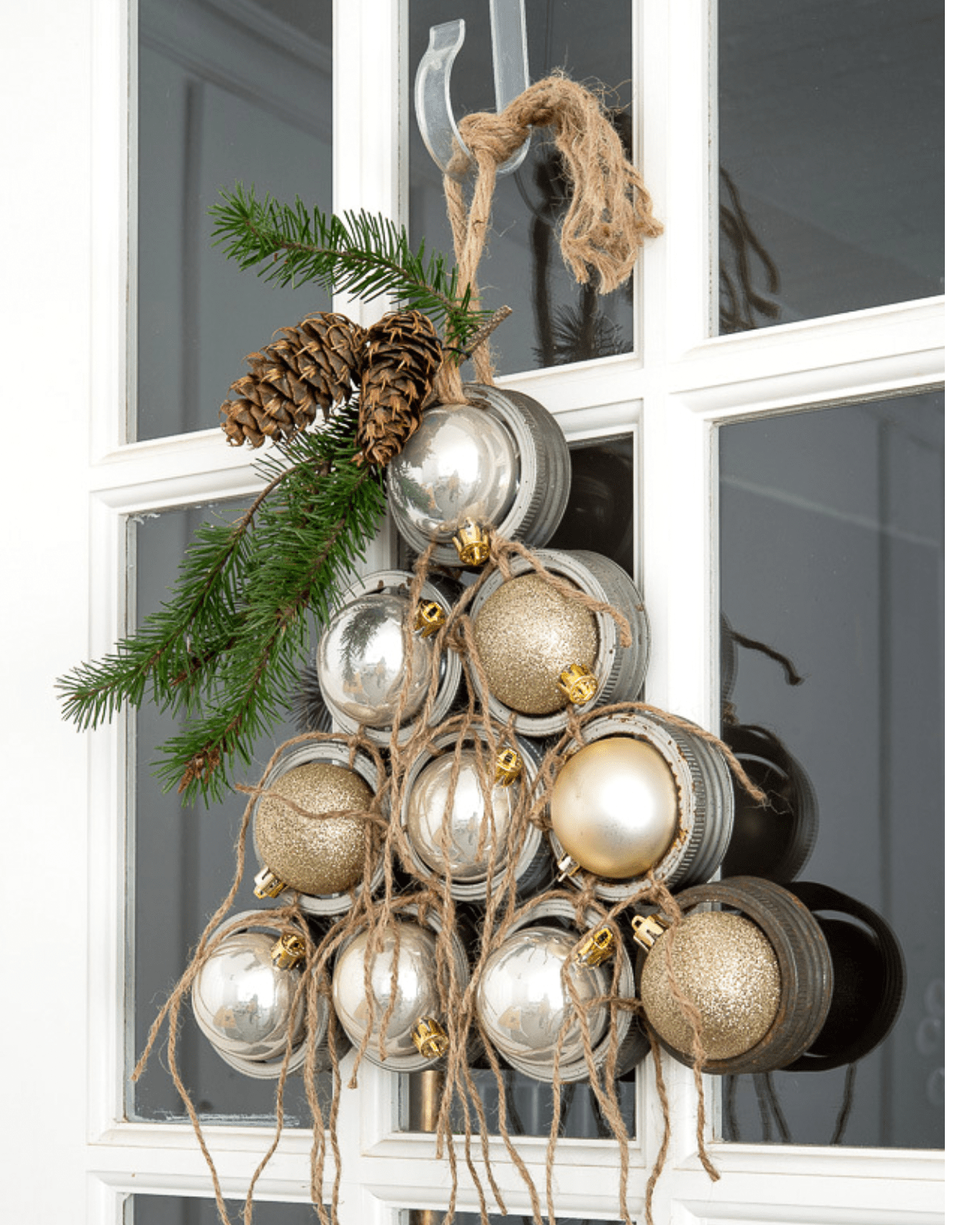 Construct a Recycled Metal Lid Christmas Tree Wall Hanging — DIY Christmas Decor
