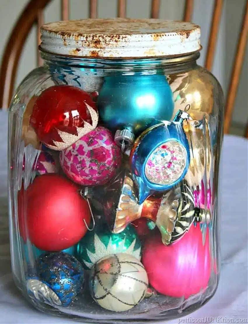 Heavily Decorated Flocked Tree in a Vintage Living Room — Vintage Christmas Ornaments