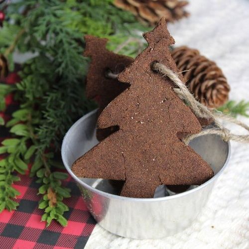 Homemade Spice Dough Ornaments in Rustic Tins — DIY Christmas Ornaments