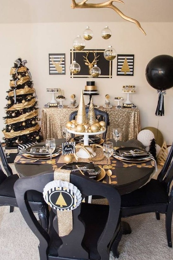 Formal Place Settings Glamorous New Year's Eve Dining Room with Sequined Tablecloth Formal Place Settings Glamorous New Year's Eve Dining Room with Sequined Tablecloth — New Years Eve Table Decor