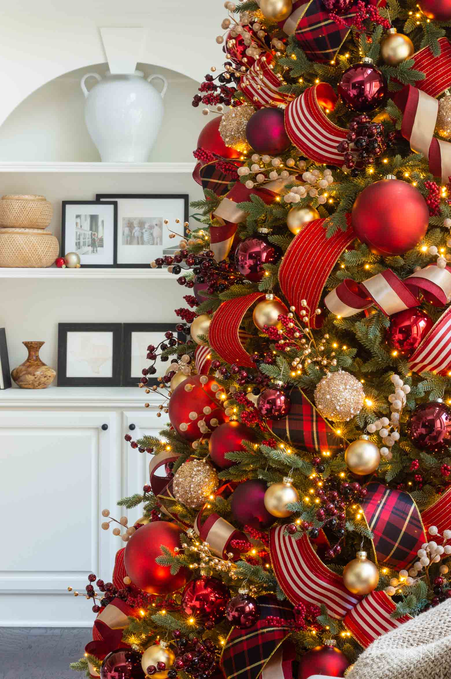 Traditional Tree with Red, Gold, and Plaid Elements and Warm White Lights Traditional Tree with Red, Gold, and Plaid Elements and Warm White Lights — Christmas Tree with Colored Lights