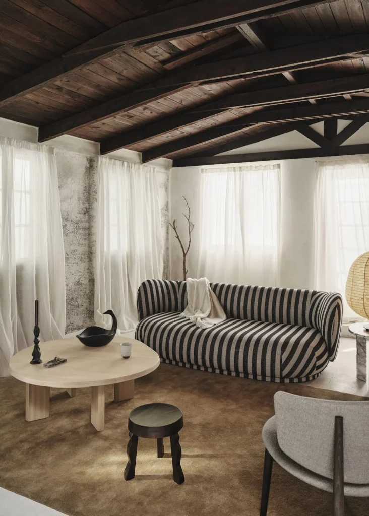 40 Beautiful and Creative Living Room Sofa Designs for a Stylish Home