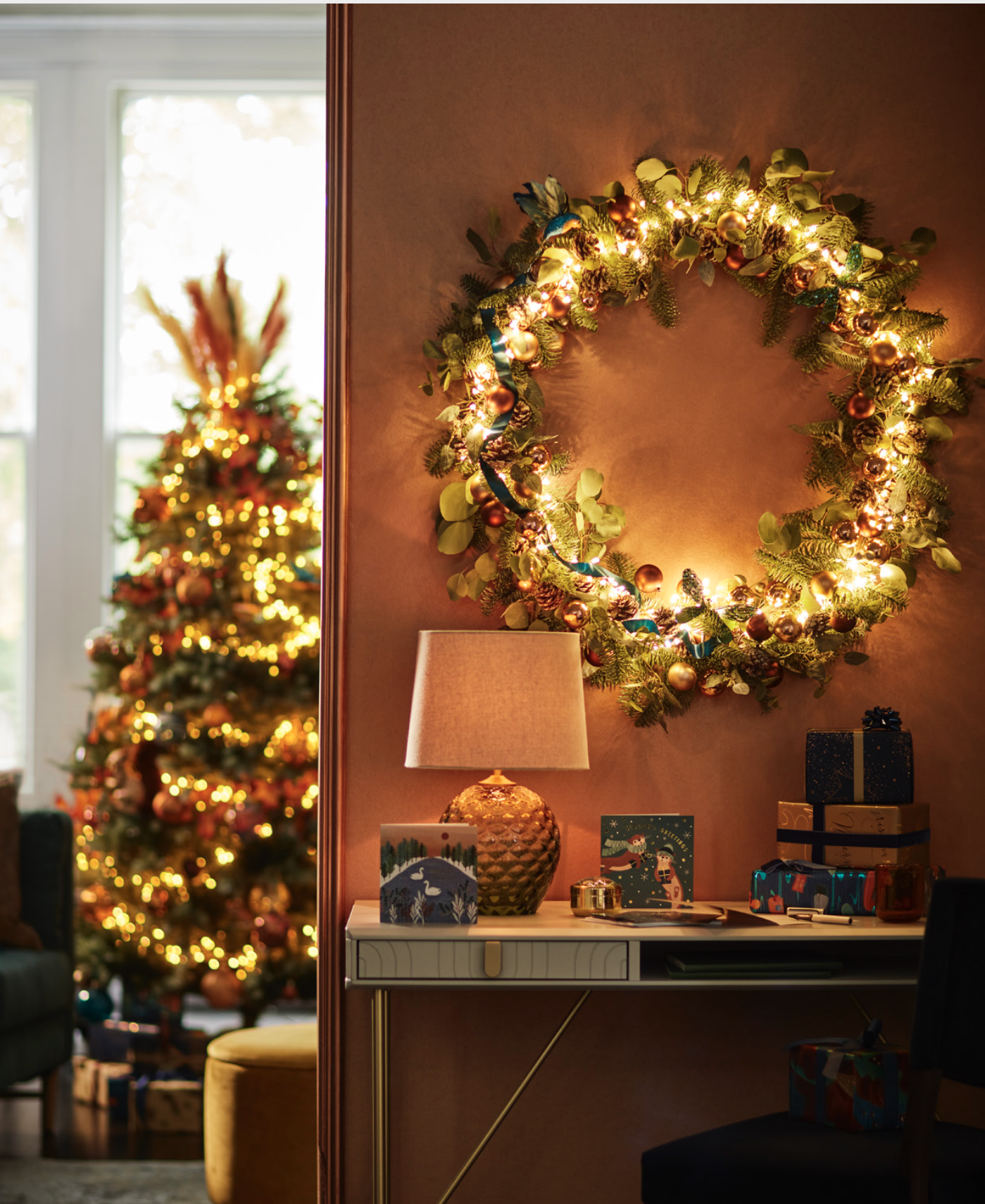 Illuminated Christmas Wreath with Fairy Lights Illuminated Christmas Wreath with Fairy Lights — Christmas Fairy Lights Living Room