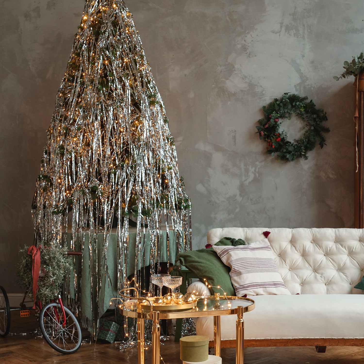 Modern Living Room Featuring a Full Tinsel Christmas Tree Modern Living Room Featuring a Full Tinsel Christmas Tree — christmas decor trends 2026