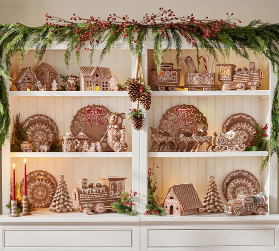 Detail Vignette Gingerbread Village Christmas Shelf Display Detail Vignette Gingerbread Village Christmas Shelf Display — Christmas Shelf Decor