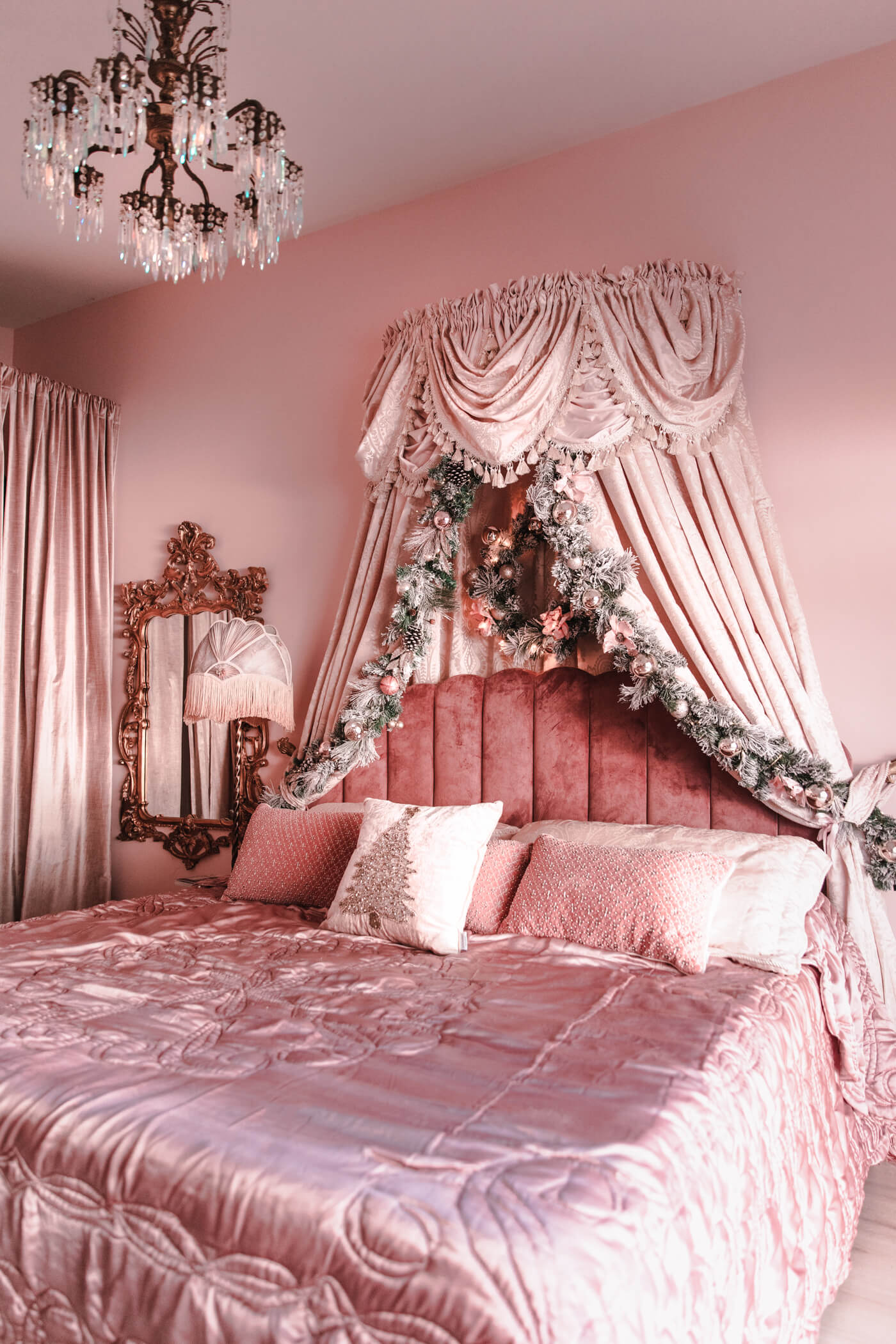 Glamorous Pink Velvet Canopy Bed for a Festive Bedroom — Pink Christmas Decor