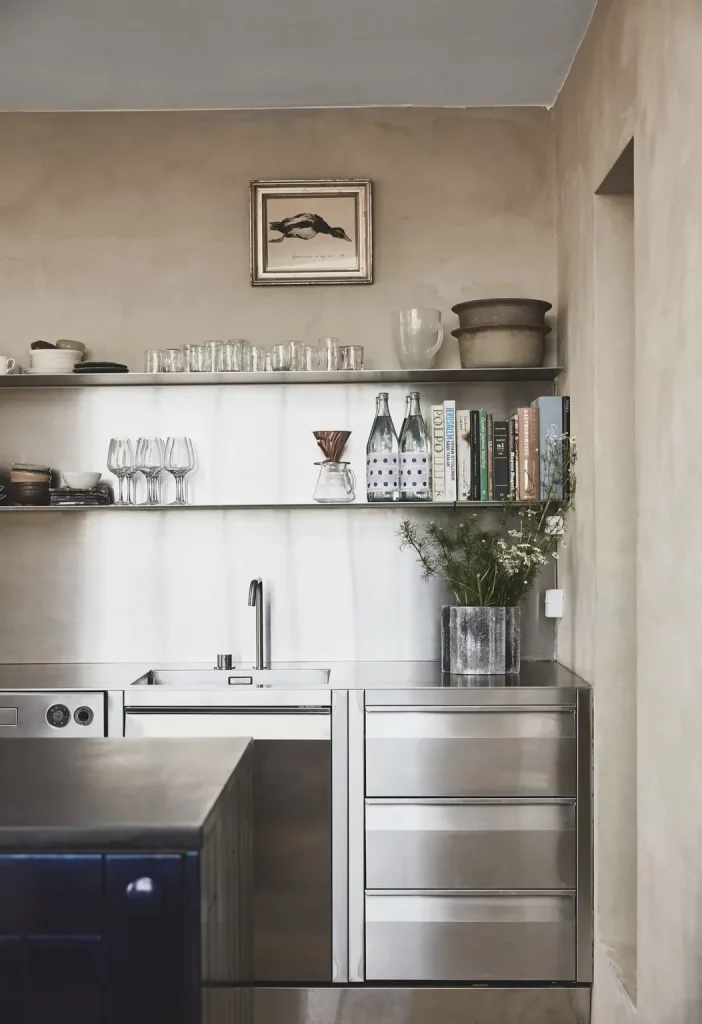 39 Stylish Modern Kitchen Ideas with Decorative Open Shelving