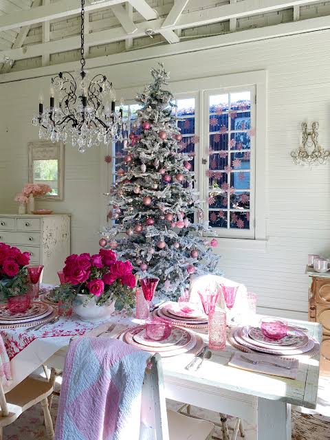 Feminine Pink Christmas Table Setting — Pink Christmas Decor