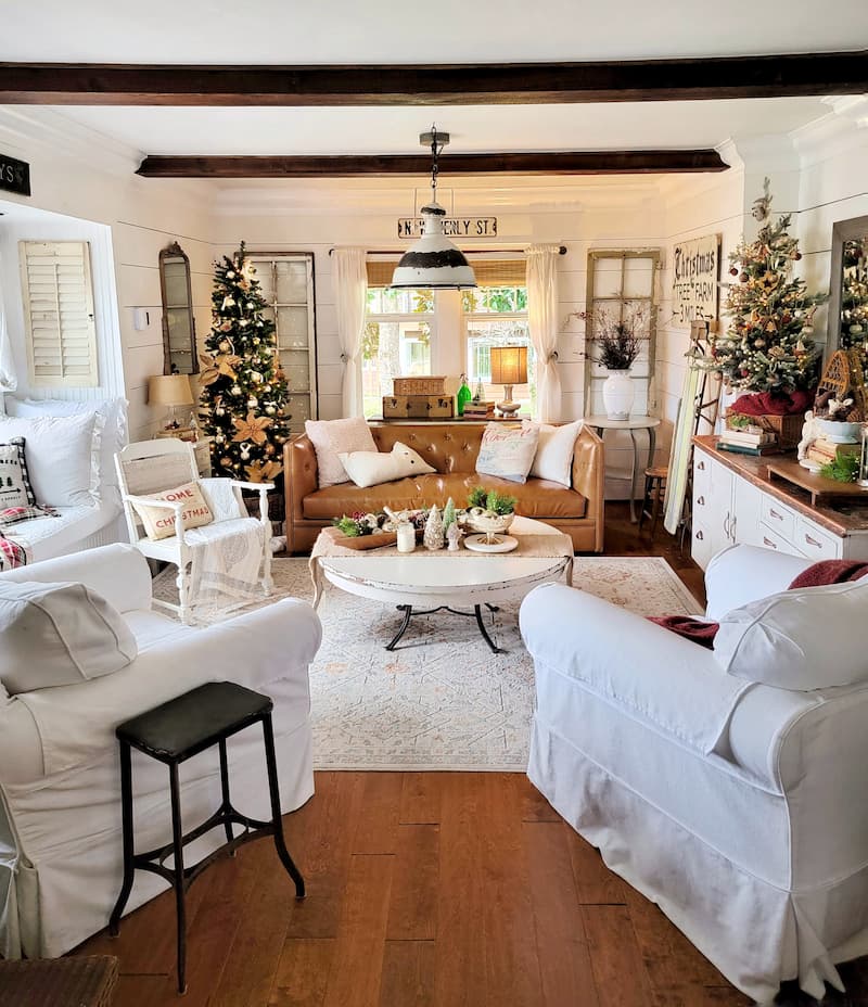 Cottage-Style Living Room with Dual Festive Trees Cottage-Style Living Room with Dual Festive Trees — Cozy Christmas Decor