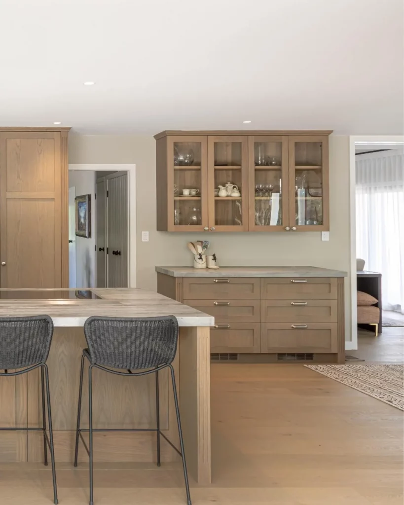 34 Minimalist White Oak Kitchen Ideas for a Warm and Modern Home