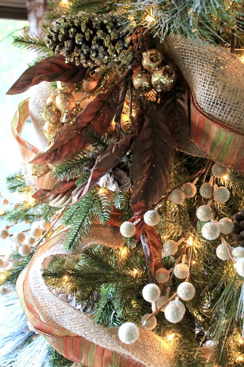 Living Room Rustic Christmas Tree Ornaments with Natural Textures Living Room Rustic Christmas Tree Ornaments with Natural Textures — Christmas Tree Themes