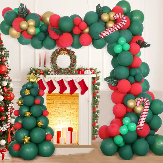 Traditional Red and Green Balloon Garland Draped Over a Mantelpiece Traditional Red and Green Balloon Garland Draped Over a Mantelpiece — Christmas Balloon Garland