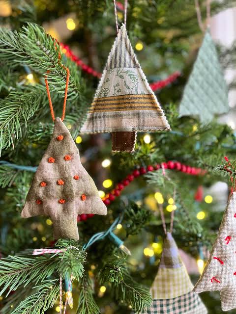 Patchwork Fabric Tree Ornaments for a Cozy Tree — DIY Christmas Ornaments