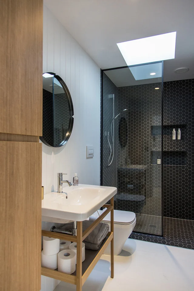 40 Small Bathroom Design Ideas To Maximize Space