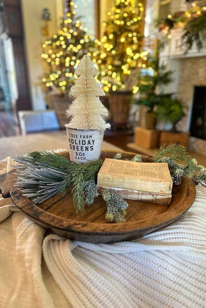 Cozy Modern Coffee Table with Bottlebrush Trees Cozy Modern Coffee Table with Bottlebrush Trees — Christmas Coffee Table Decor