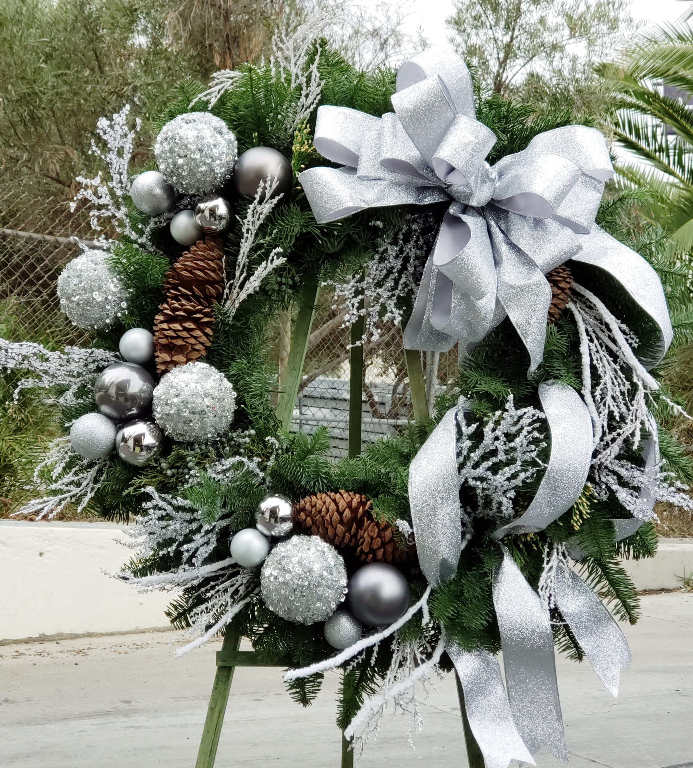 Glamorous Silver Wreath with Glitter Accents — Christmas Wreath