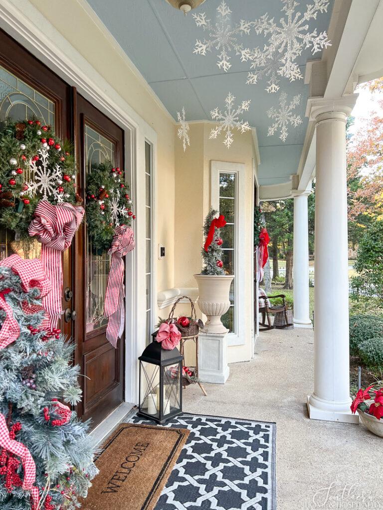 Red and White Christmas Porch with Flocked Tree Red and White Christmas Porch with Flocked Tree — Christmas Porch Decor