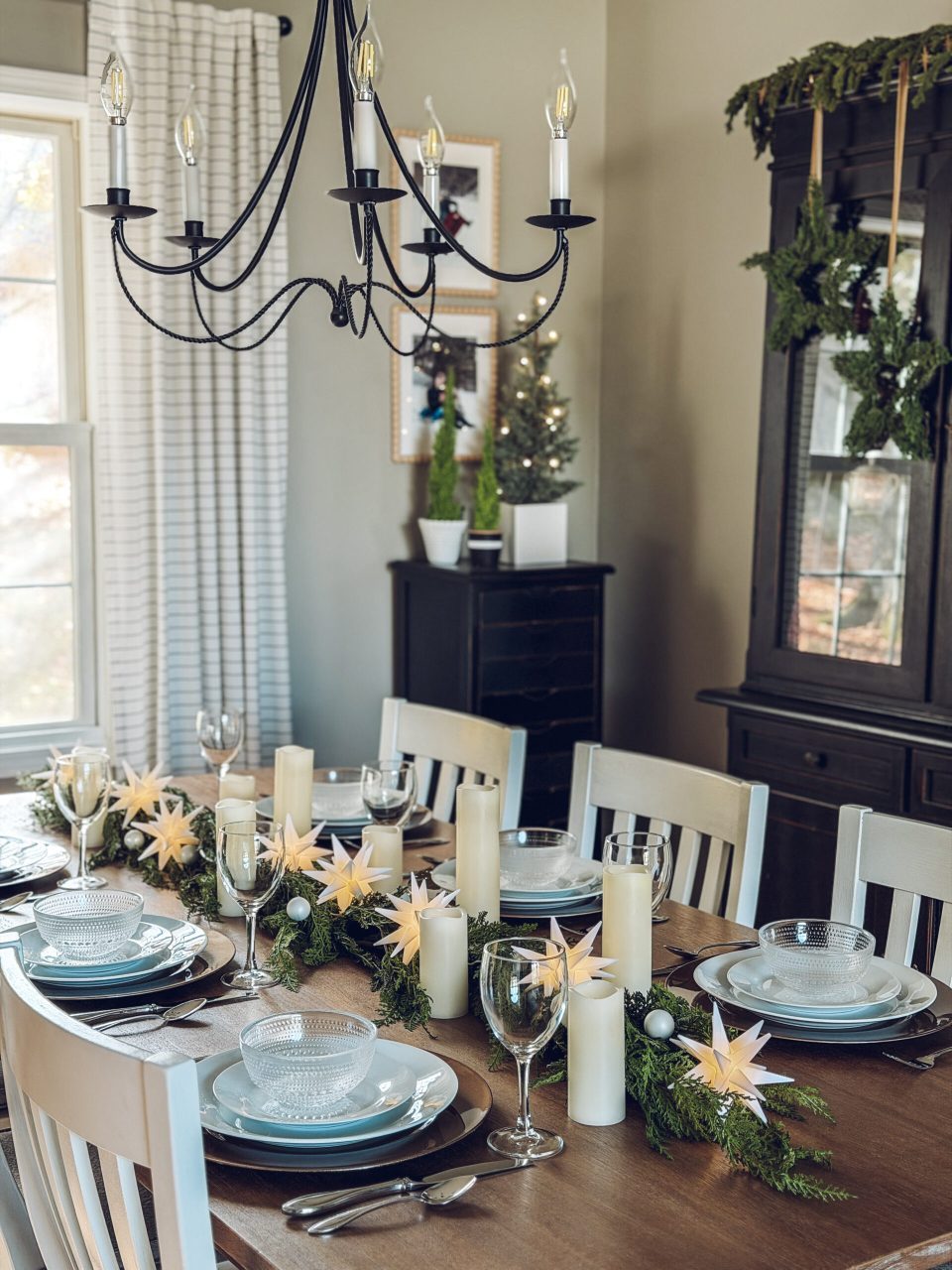 Modern Farmhouse Visual Idea — Christmas Table Setting