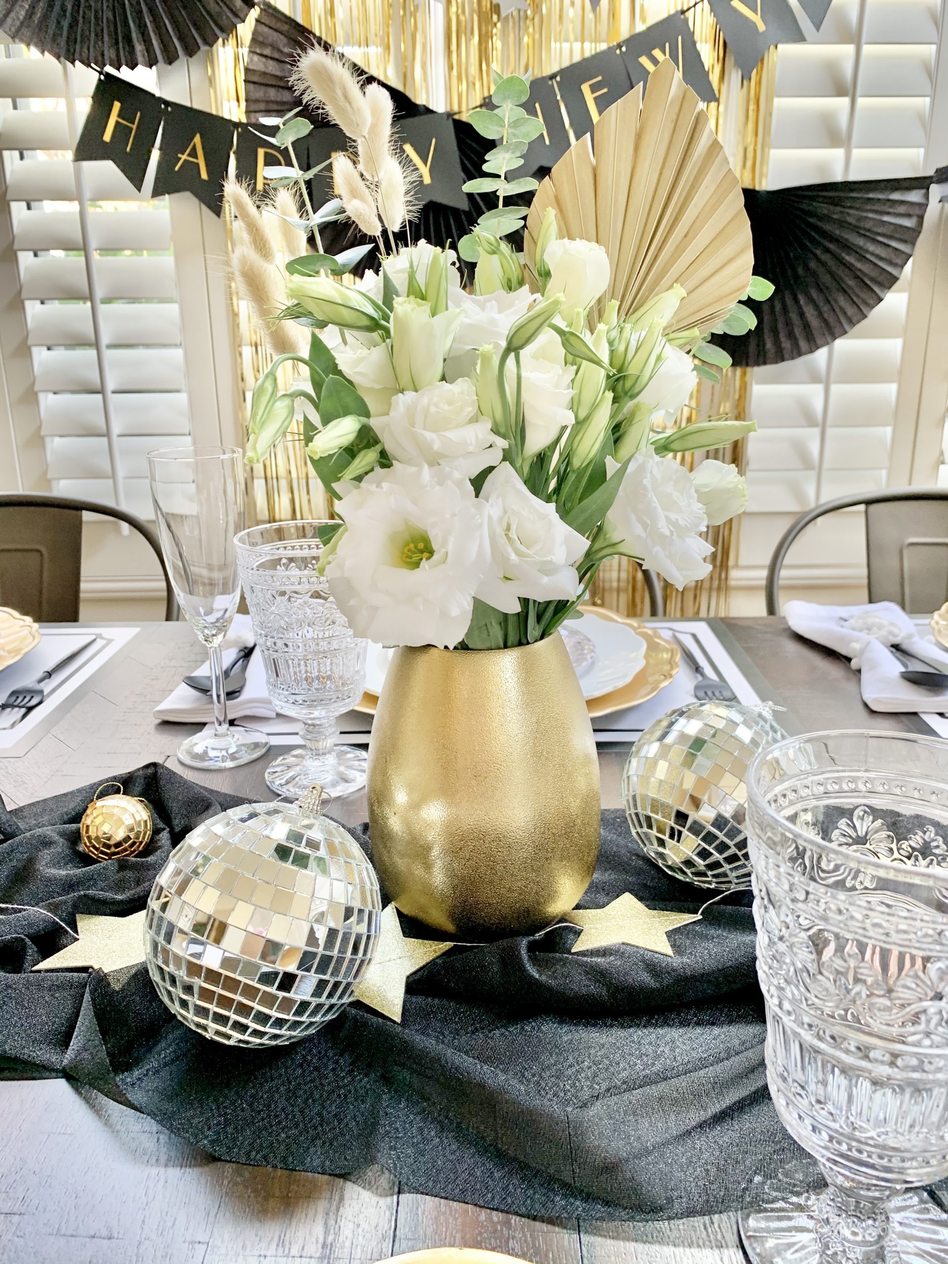 Modern Table Runner with Disco Balls and Gold Stars for New Year's Eve Modern Table Runner with Disco Balls and Gold Stars for New Year's Eve — New Years Eve Table Decor
