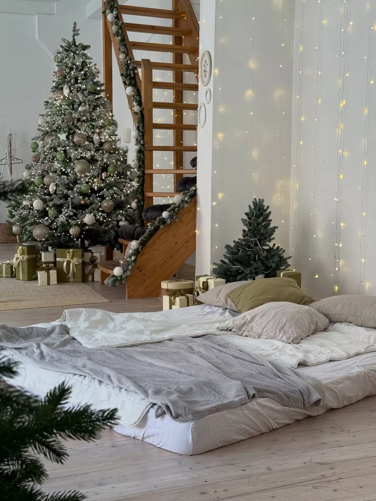 29 Cozy Christmas Bedroom Ideas for a Magical Holiday Atmosphere